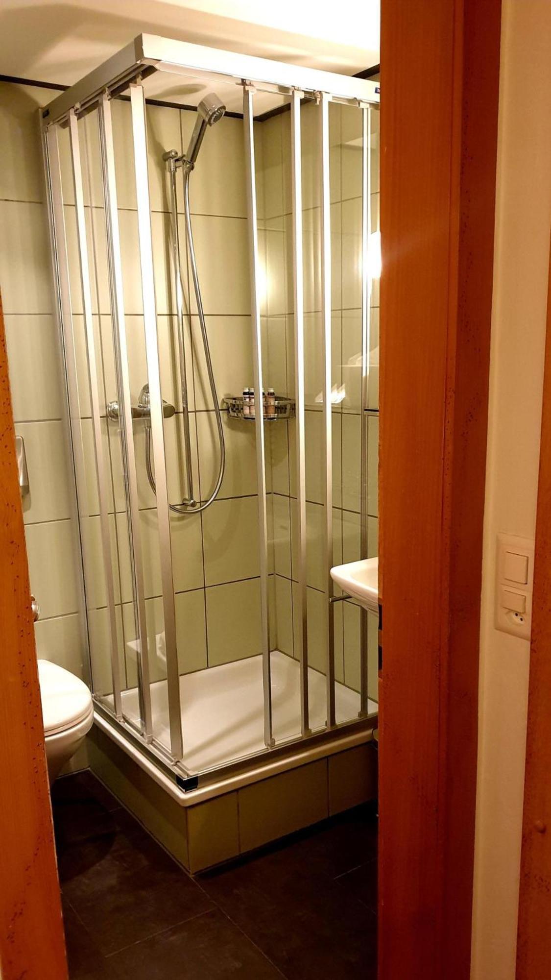Hotel Schoenegg Wengen Quarto foto