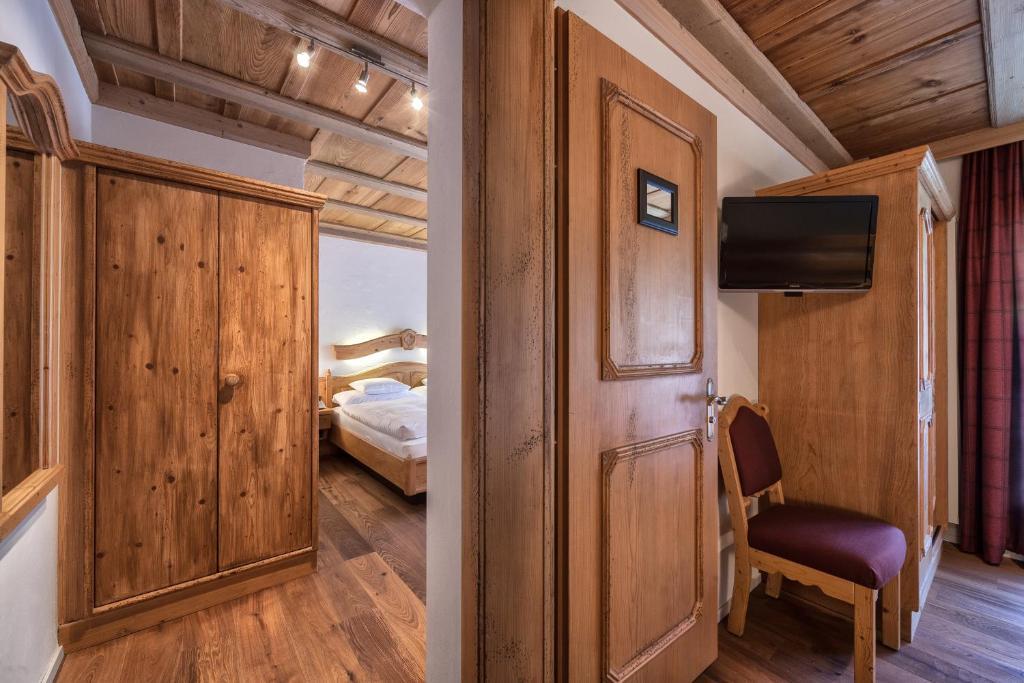 Hotel Schoenegg Wengen Quarto foto